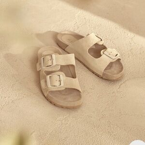 Manebí- Suede Traveler Nordic Sandals
Hamptons
